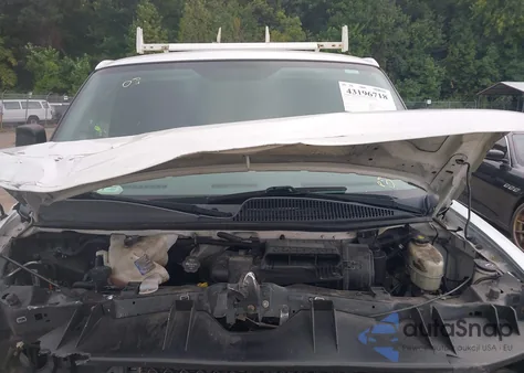 2017 Chevrolet Express 2500 Work Van z USA, uszkodzony, nr VIN 1GCWGAFF9H1317207